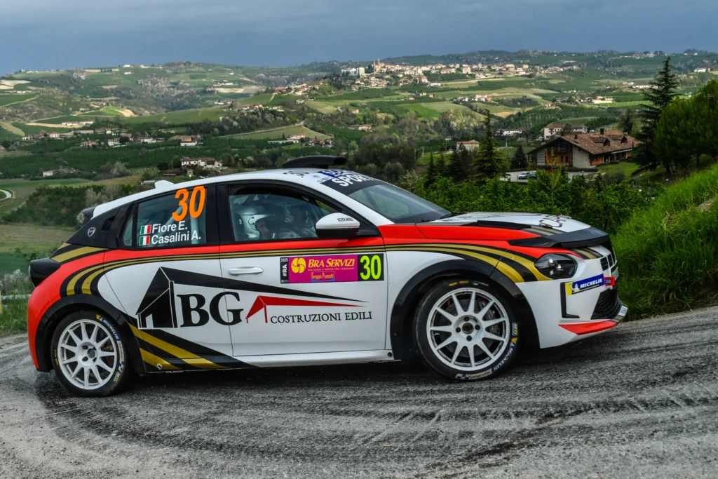Lancia Ypsilon rally numero 30 al Rally di Alba 2025 con Fiore e Casalini, prova speciale 7